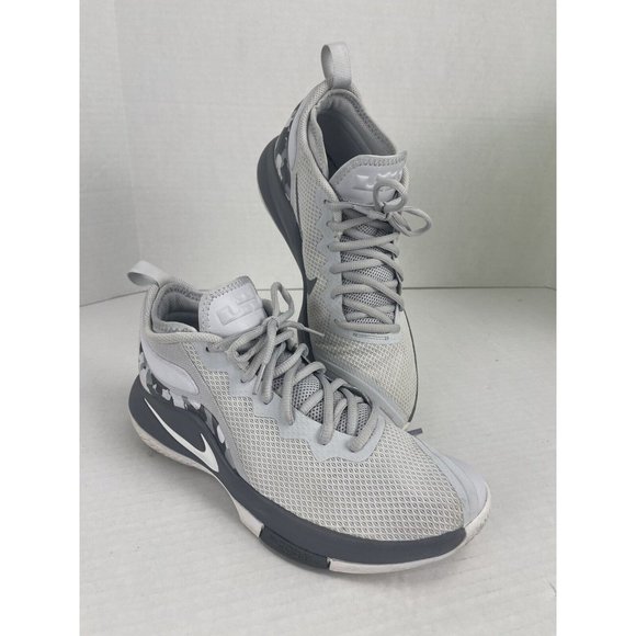 Nike Zoom Lebron Witness 2 Men SIZE 9 Basketball Shoes Cool Gray 942518-002